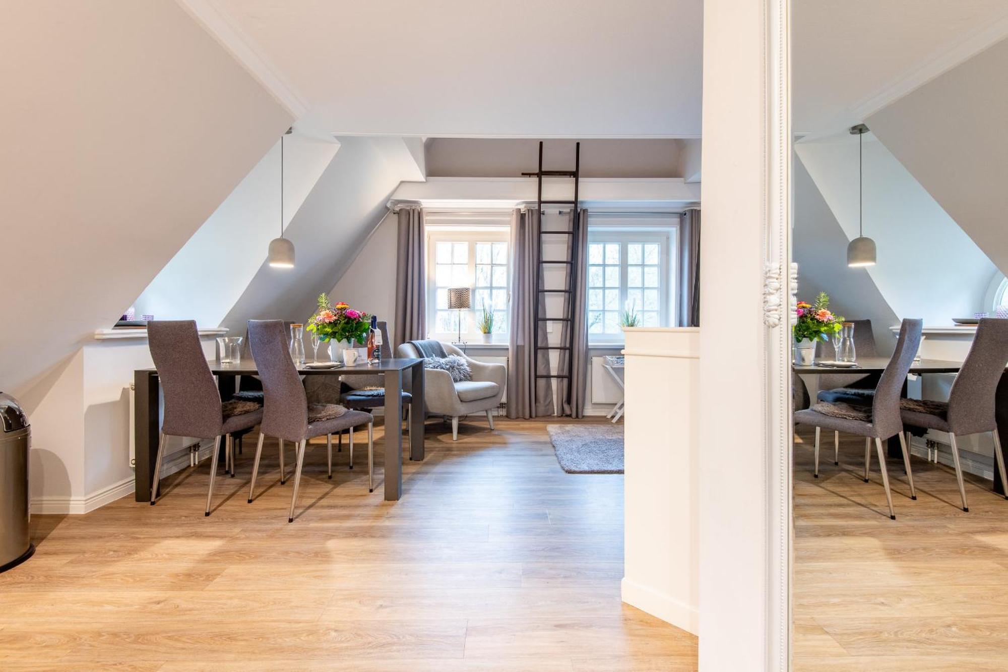 Juliane - Galeriesuite Apartment